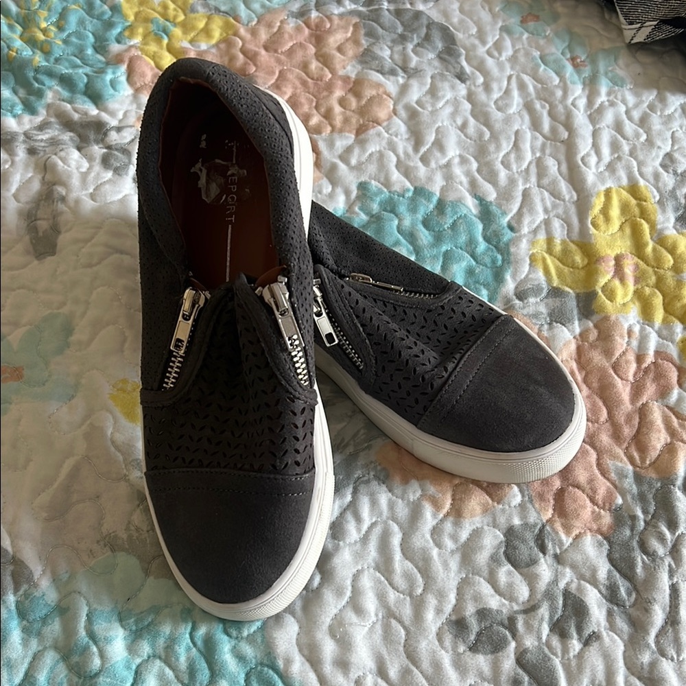 Women's Black Slip-On Sneakers